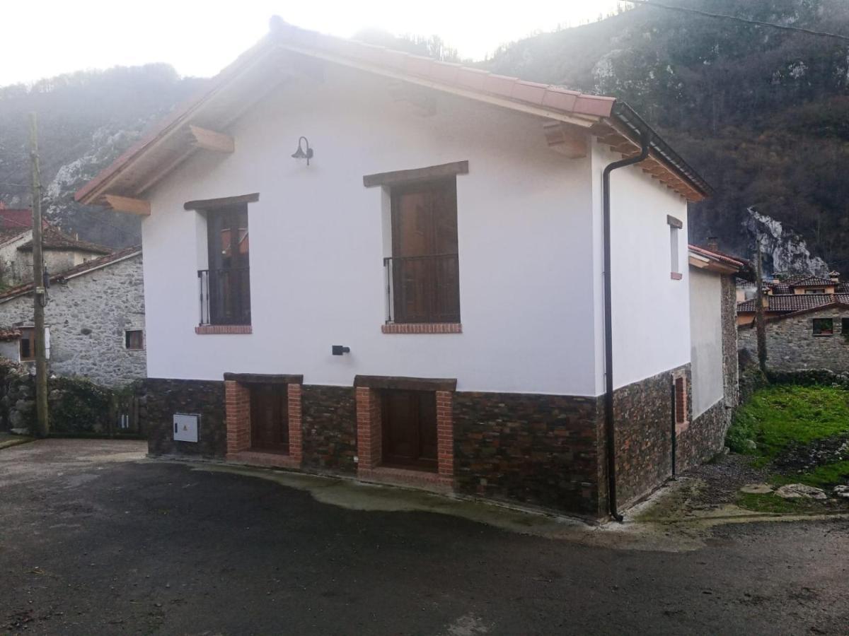 Casa Rural Gueilones, Parque Natural De Ponga Sobrefoz 외부 사진