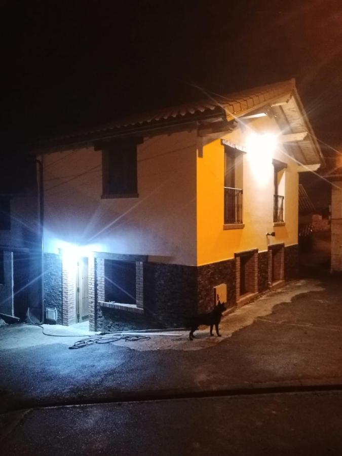 Casa Rural Gueilones, Parque Natural De Ponga Sobrefoz 외부 사진